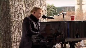 Axl Rose " November Rain " Lisa Marie Presley Memorial Jan 22 2023 Graceland , Memphis The complete video dedicated to the memorial of Lisa Marie can be seen on : Elvis Presley's Graceland 🙏 | Rockabilly Italia