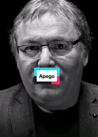 Muchas personas confunden el amor con la necesidad emocional. Creen que amar es no poder estar sin el otro, depender de su atención o sentir que su ausencia los desestabiliza. Pero eso suele ser apego, no amor. Cuando una relación se basa en la necesidad, aparece el miedo, el control y la inseguridad. En cambio, el amor sano parte de la autonomía: dos personas completas que eligen compartir su vida, no porque se necesiten para sobrevivir emocionalmente, sino porque estar juntos les aporta bienes
