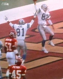 The energy in this call says it all. 🔊 Dave Krieg's game-winner vs. Kansas City (1990). 🎥: Seahawks.com | Seahawks Legends