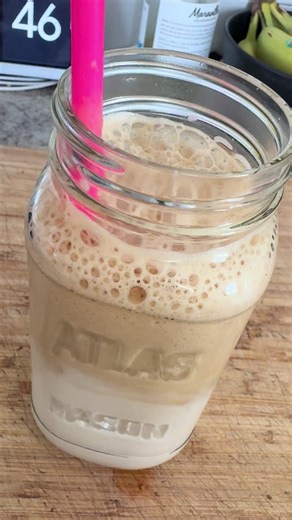 La recette de café glacé, la meilleure ☕️ Zéro mérite, tout le crédit à ma belle-sœur. Qui veut la recette? 👀👇 #cafe #cafeglace #fyp #mom