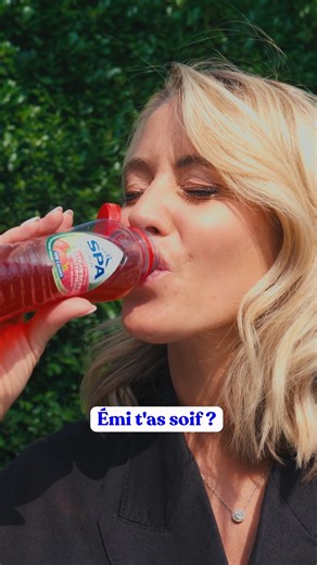 👉🏻 On nous demande souvent : Est-ce que SPA® Fruit peut vraiment remplacer les sodas classiques ? Emilie Dupuis vous répond en vidéo ! 🍓🍉 Et vous, vous avez déjà goûté ? Quelle est votre saveur préférée ? 👀 #spa #spawater #spabelgium #mieuxboiremieuxvivre #drinkbetterlivebetter | Spa Belgium