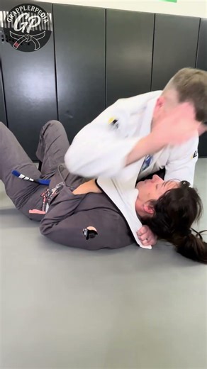 Lapel choke from side control. #jiujitsu #grapplerpedia #grappling