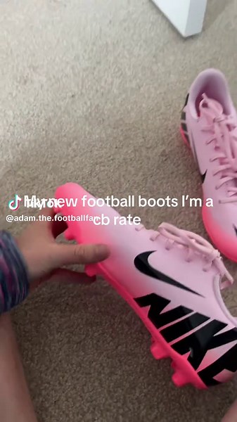 New Football Boots Review and Ratings