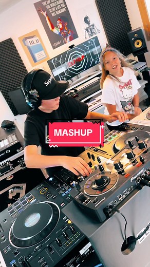 Mind-Blowing DJ Mashup That Will Amaze You