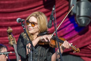 The 10 Best Alison Krauss Songs of All-Time