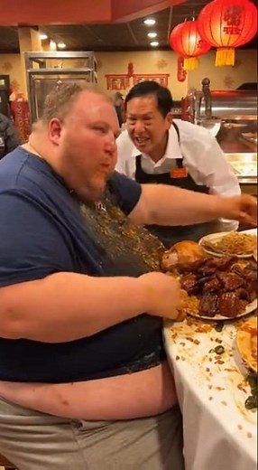 Fat Guy Eats Everything At Chinese Buffet, Owner Gets Mad #sora2 #funny #buffet #allyoucaneat #fat