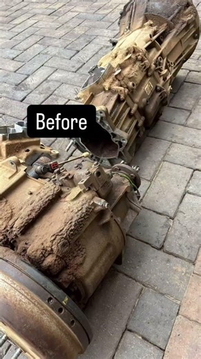 Before and After: Defender Transfer Case and Gearbox A complete transformation! After a good clean,
