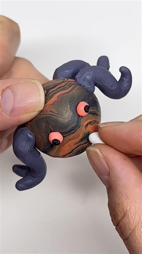 An Unusual Spider. Clay Tutorial#clay #clayart #sculpting #spider #shorts #shortvideo #claydiy