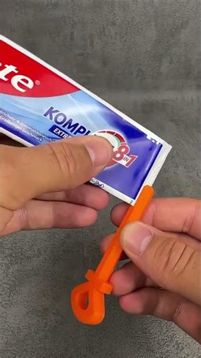 Toothpaste squeezer Tool