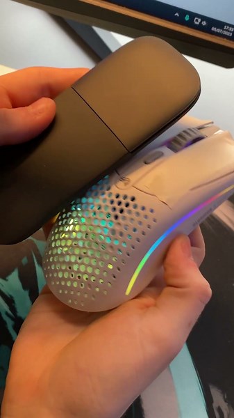 this gaming mouse sucks!