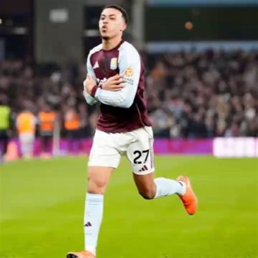 Roger finds the net against Man United 😮‍🔥⚽ big goal, big moment.