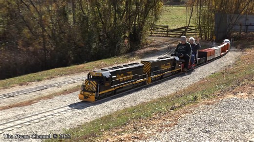 Train Arrives in the yard at the New Unionville & Western Railroad | The Steam Channel