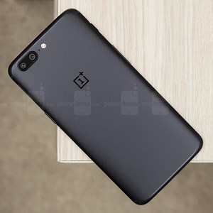 OnePlus 5 starts getting OxygenOS 5.0 based on Android 8.0 Oreo