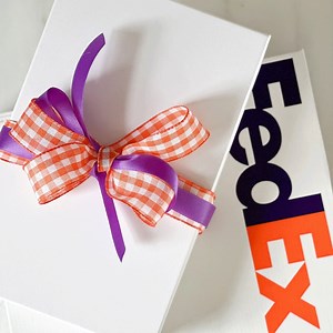 We could just eat these up! Send some cookies to a friend this holiday season. 🍪 📸: @piecrustandpixiedust | FedEx