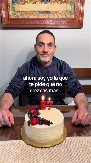 feliz cumpleaños apa 🎂💛 #proudimmigrantdaughter🇲🇽 #mexicandadsoftiktok #graciaspapa