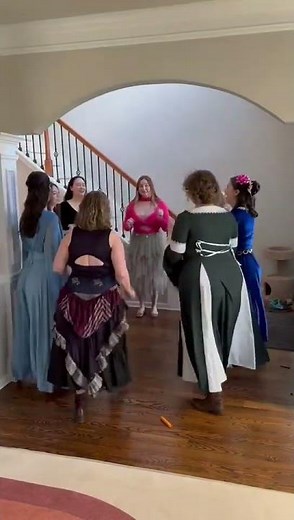Medieval Circle Dance #adventuresinhistory