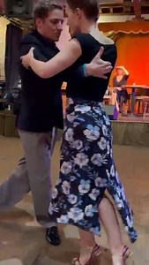 Tango dancers, do you ever feel like you need to perfect new steps or decorations before stepping onto the milonga or asking that person you've always wanted to dance with? We used to think so too. But the truth is, you don’t need complex moves to enjoy a deeply connected, musical, and fun tango. With just a few simple steps and the fundamentals, you can create beautiful, memorable dances that feel effortless and elegant. Mastery comes from connection, not complexity. ✨ If you want to improve mo