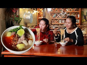 Yummy Pork Tail Soup Eat Noodle recipe | Pork Tail recipe | Prepared by Cooking with Sros