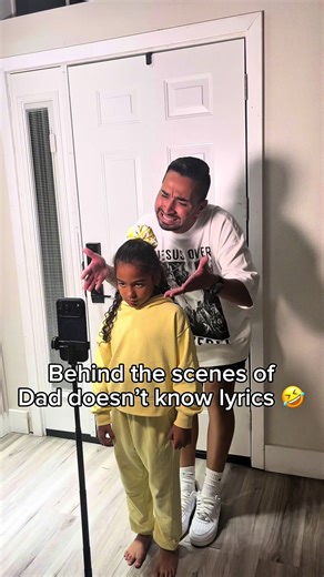 Bro really didn’t know the lyrics 🤣😭🫣#shorts #fyp #funny #viralvideo #foryou @allstarjonnyg @Kathiusca Rubi