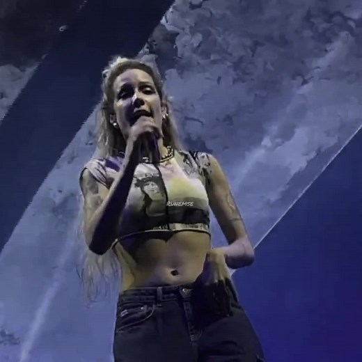 Halsey Live Performance: Without Me Concert with Lyrics