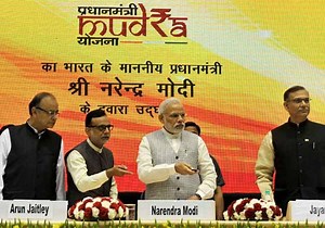 PM Narendra Modi launches Rs 20000 crore MUDRA Bank | India TV News