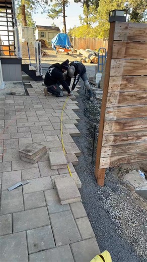 70K views · 330 reactions | 721_ #hardcape_ #pavers_ #pavers_install_ #patios_ #ideascreativas_ #outdoor | Leighton Butler | Facebook