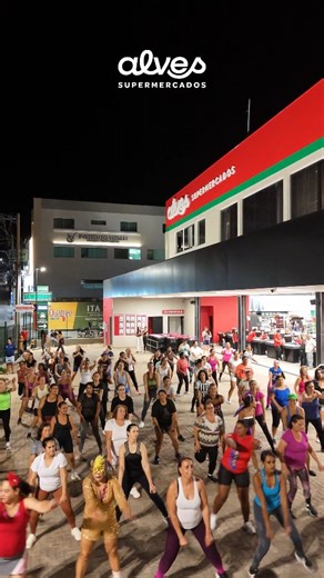 Alves Supermercados e Frigorífico on Instagram: "Que energia incrível na nossa primeira Zumba no Alves Supermercados! 💃🕺🔥 Foi só o começo de muitos momentos de saúde, alegria e muita animação! 💚 Obrigada a todos que participaram e fizeram esse evento ser um sucesso!"