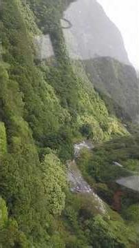 Kauai, Hawaii 🇺🇸🦖🚁 Welcome to Jurassic Park! Flying by Helicopter to see Famous Jurasic Falls