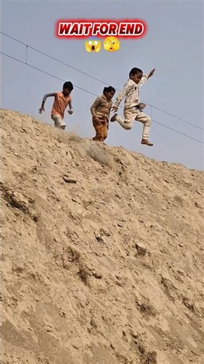 Bachpan ki Masti: Oonche Mitti ke Dher se Jump! 😱 #shorts