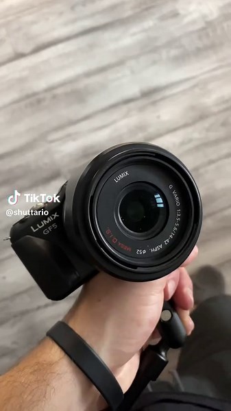 Panasonic Lumix GF5 Review: Features and Performance