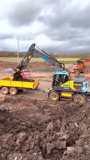 1.1M views · 10K reactions | This video of one of our Volvo EWR160E wheeled excavators has went viral recently with over 15 million views across Facebook and Instagram. The EWR160E coupled with a tiltrotator, trailer and one of our skilled operators is an efficient and self sufficient machine ideally suited to finishing work. #wheeledexcavator #collinsearthworks #volvoce #volvoewr160e #operator #skilledoperators #engcon #tiltrotator | Collins Earthworks Ltd | Facebook