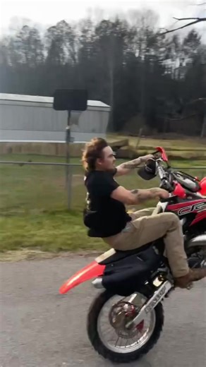 Honda CR250R Wheelie Tricks and Tips