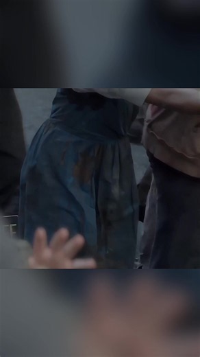 Quem era o misterioso zombie de terno que encarou o Rick no primeiro episódio de The Walking Dead? #entretenimentoemdobro #thewalkingdead #curiosidades #foryou #rickgrimes