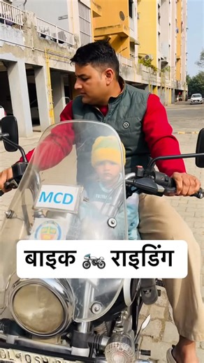 Official Durgesh Tiwari on Instagram: "बाइक 🏍️ राइडिंग #withmydaughter💕 #sundaymood☀️ #viralreels #bikelover #babygirl"