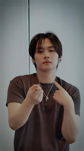 𝙂𝙂 𝙀𝙕 #StrayKids #스트레이키즈 #리노 #LeeKnow #YouMakeStrayKidsStay