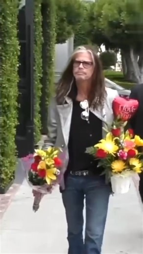 “Steven Tyler doesn’t just sing — he erupts. 🔥🎤 The voice, the energy, the legend. This performance is unreal.” | Rock Steven Fans