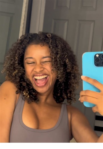 Such a quick & simple process ✨ Lesson #2: Water & mousse bring that bounce and shine back on refresh days! #lazynatural #curlyhairtips #curlrefresh @PATTERN Beauty