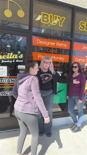 Customer is always right! #ytshorts #fyp #pawnshop #ytviral #viral #funnyvideo #funnyshorts