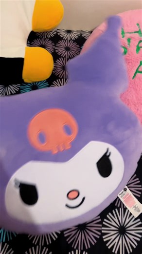 plushies tour!! i love collecting them, mugs, keychains and fake eyeglasses hehe i had a huge collection since but it was accidentally thrown away so this is my new collection ive begun since last year #teddybears #plushies