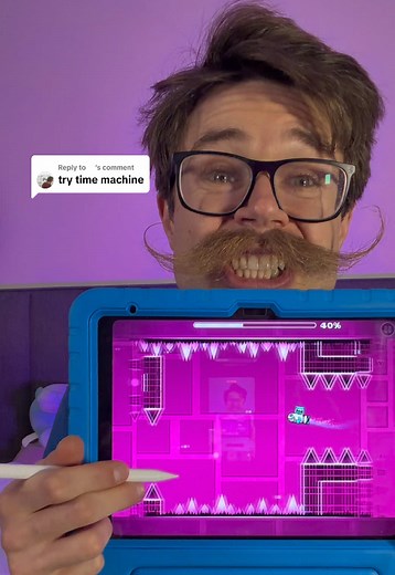 Mastering the Time Machine Level in Geometry Dash