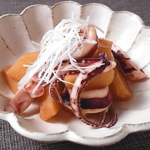 イカとじゃがいもの煮物 作り方・レシピ | クラシル