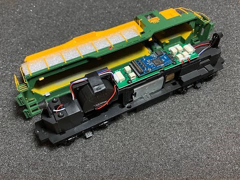 Walthers Mainline GP9 II Speaker Upgrade Comparison by Scale Sound Systems Loksound Essential vs 5