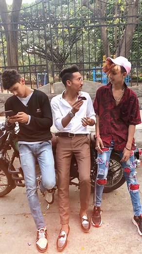 Har ek Friend kamina hota hai🤣#foryou #foryoupage #dost #yaar #jaan #khanfam79 #trending #viralvideo #tiktok_india