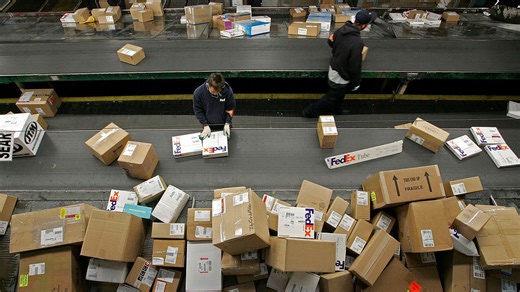 2025 Holiday Shipping Deadlines: USPS, FedEx, UPS Important Dates to Remember