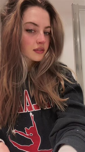 Annie Knowles on TikTok