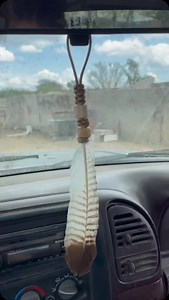 Un lindo adorno para tu espejo retrovisor #tutorial #macrame | Diego Olvera