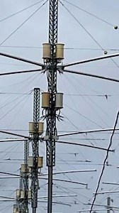 Para qué sirve HAARP? La tecnología de EE.UU. que Rusia y China están replicando | TheMXFam Para qué sirve la nueva tecnología de EE.UU. que Rusia y China están replicando? | TheMXFam ¿Sería posible crear un arma tan poderosa que fuera capaz de alterar las fuerzas de la naturaleza para causar destrucción? ¿O es solo una teoría conspirativa? Yo soy Víctor y en este video te lo voy a decir. | The Mexican Family