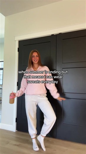 Fall Sweatset Outfit Ideas: Cozy Sweaterweather Looks