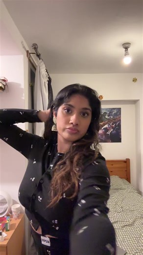 Glad someone else did my makeup 😜 #desi #hindi #tamil