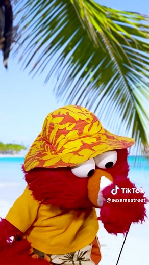 🎶 Vacation, all Elmo ever wanted! 🎶 🎶 Vacation, Elmo had to get away! 🎶 #Elmo #SesameStreet #summermashup #vacations